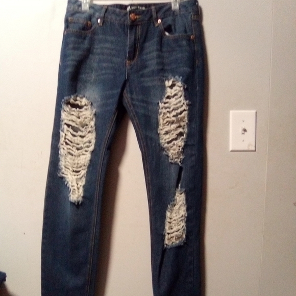 PROJECT eighteen ripped blue jeans. Size 9. (32X29.5) - Picture 4 of 14